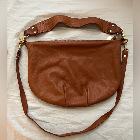 Clare V. Moyen Messenger - Picture 4 of 9